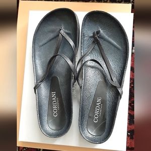 CORDANI | Black Leather Flip Flop